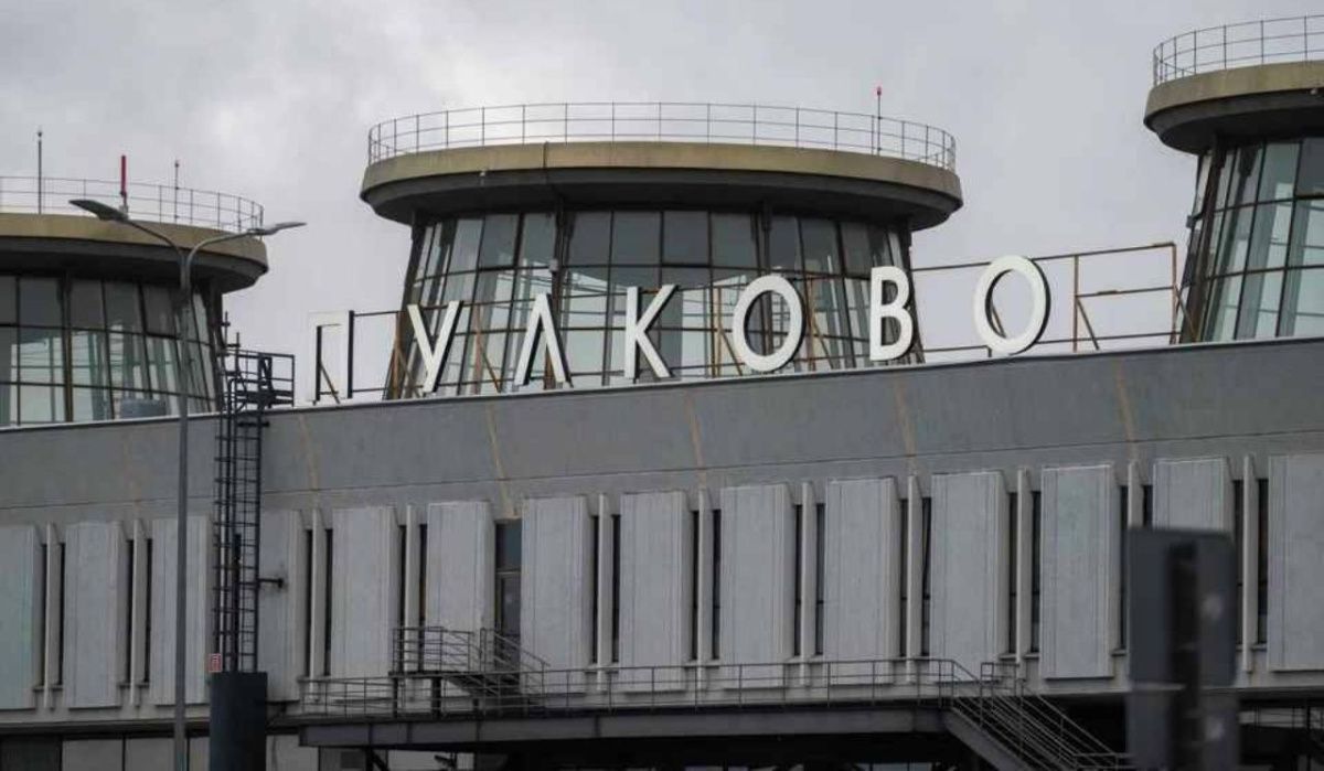 Пулково отменил 12 рейсов в Москву из-за угрозы атаки БПЛА