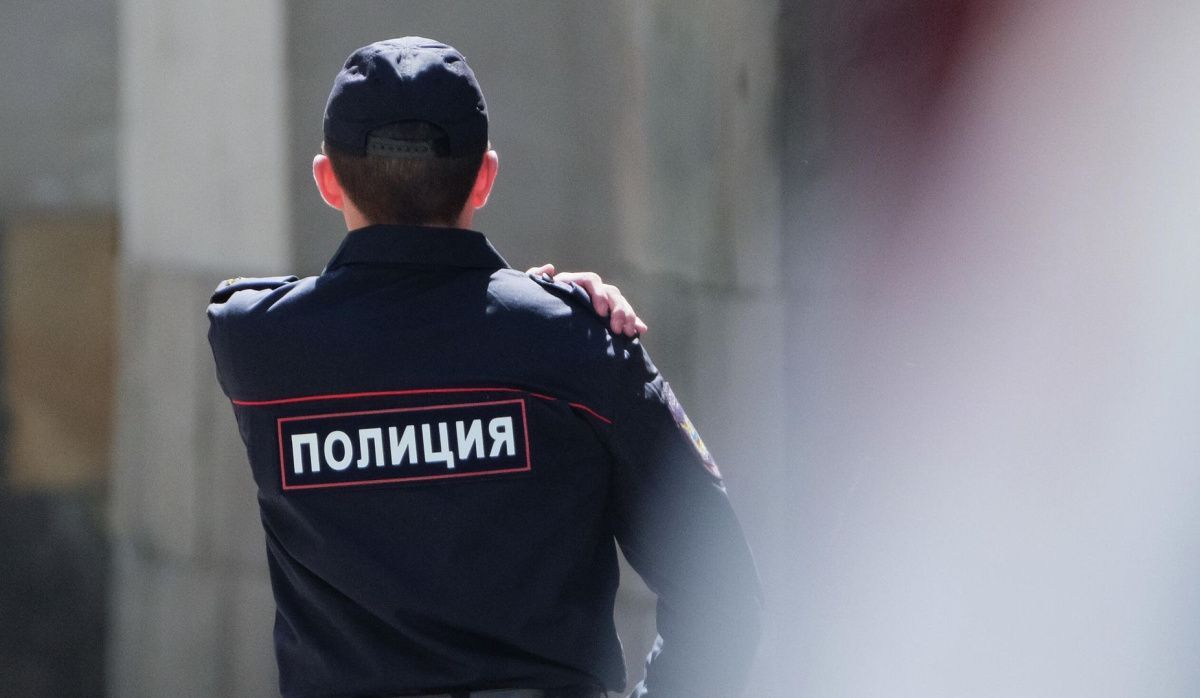 В Петербурге ограбили курьера, передававшую мошенникам деньги пенсионерки