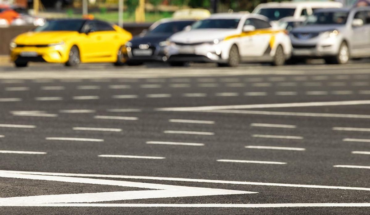 В пяти районах Петербурга сняли ограничения и полностью открыли движение