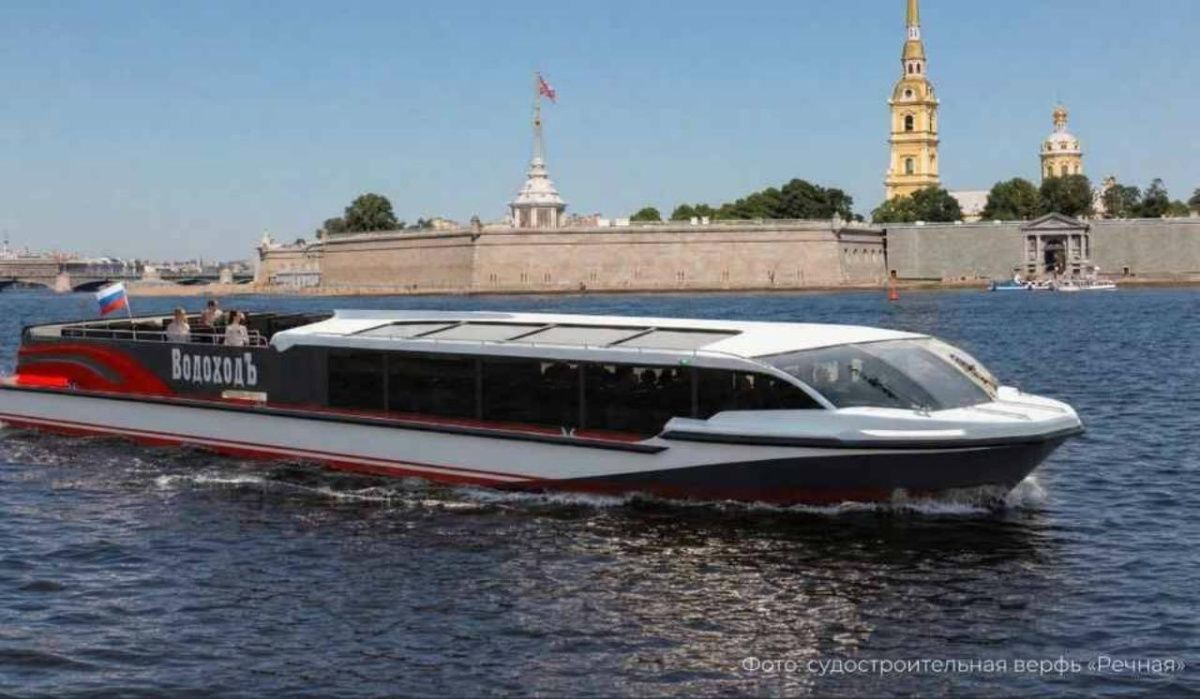 В Петербурге спустили на воду электросудно нового поколения «Фонтанка 2.0»