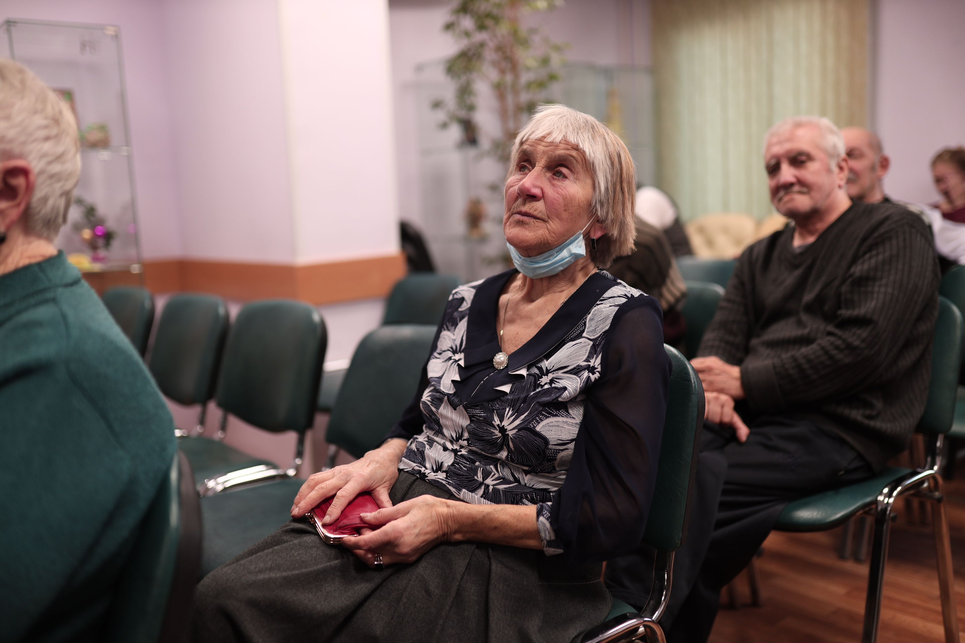 Солисты Мариинского театра выступили для одиноких пожилых людей 