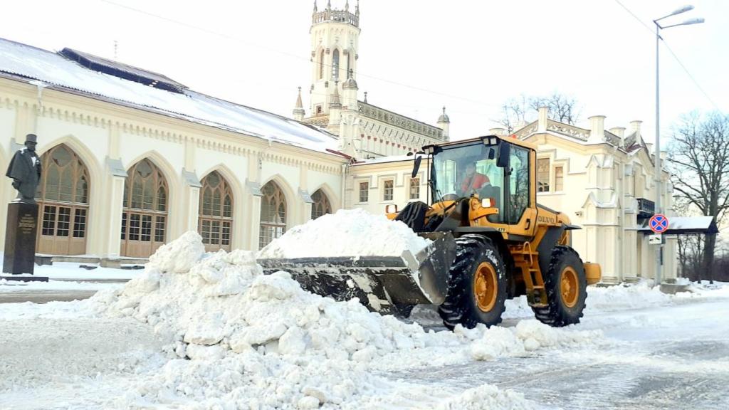 Во время авральной уборки снега в Петербурге погиб сотрудник Водоканала