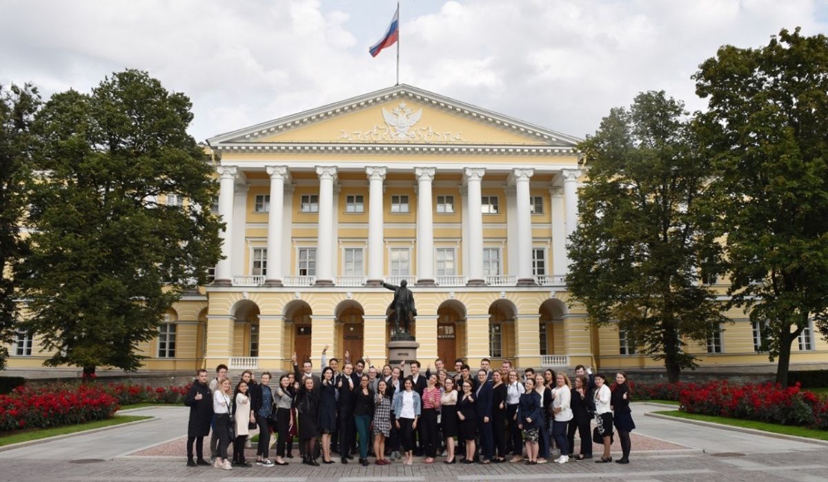 В Петербурге в 2025 году более 250 человек вошли в Молодёжный кадровый резерв