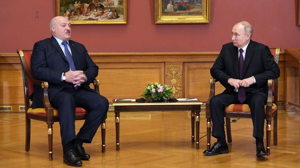 Путин и Лукашенко провели краткие переговоры в Петербурге