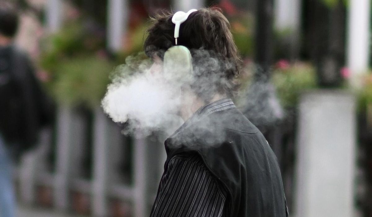 Полный запрет на продажу вейпов обсудят в Петербурге