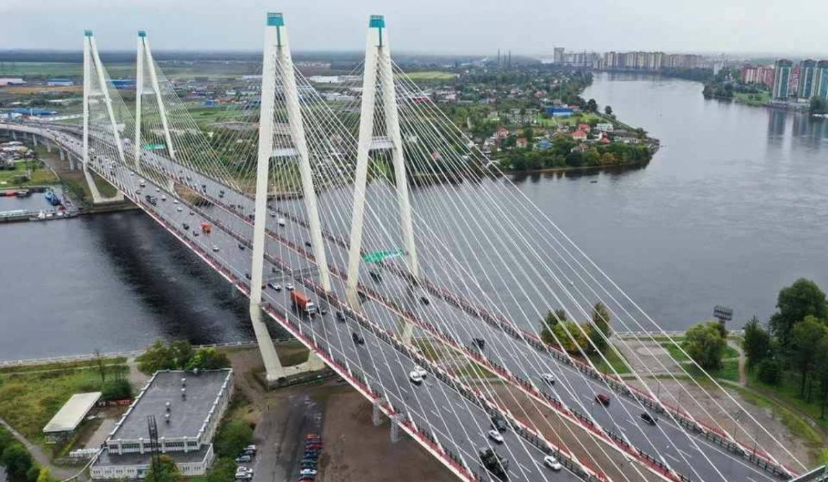 Ограничения на Вантовом мосту в Петербурге сняли досрочно