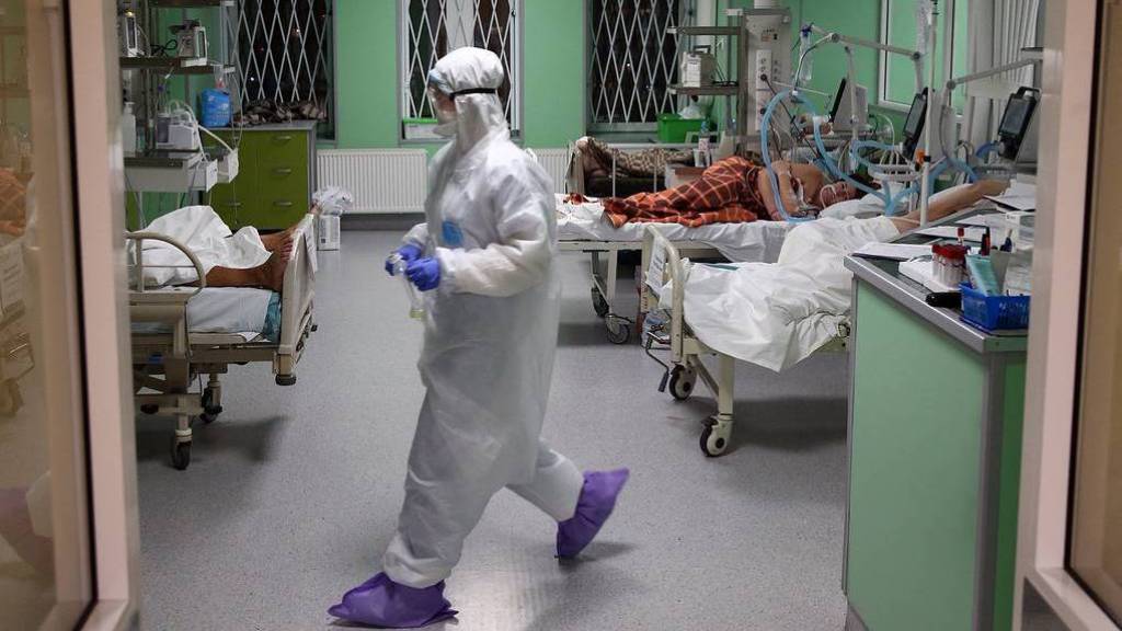В Питере медикам, пострадавшим от ковид-19, продолжат выплаты