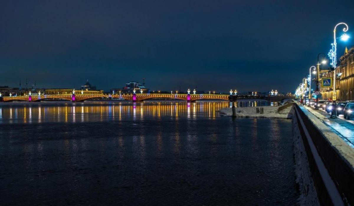 Подсветка мостов дополнят праздничное световое оформление Санкт-Петербурга