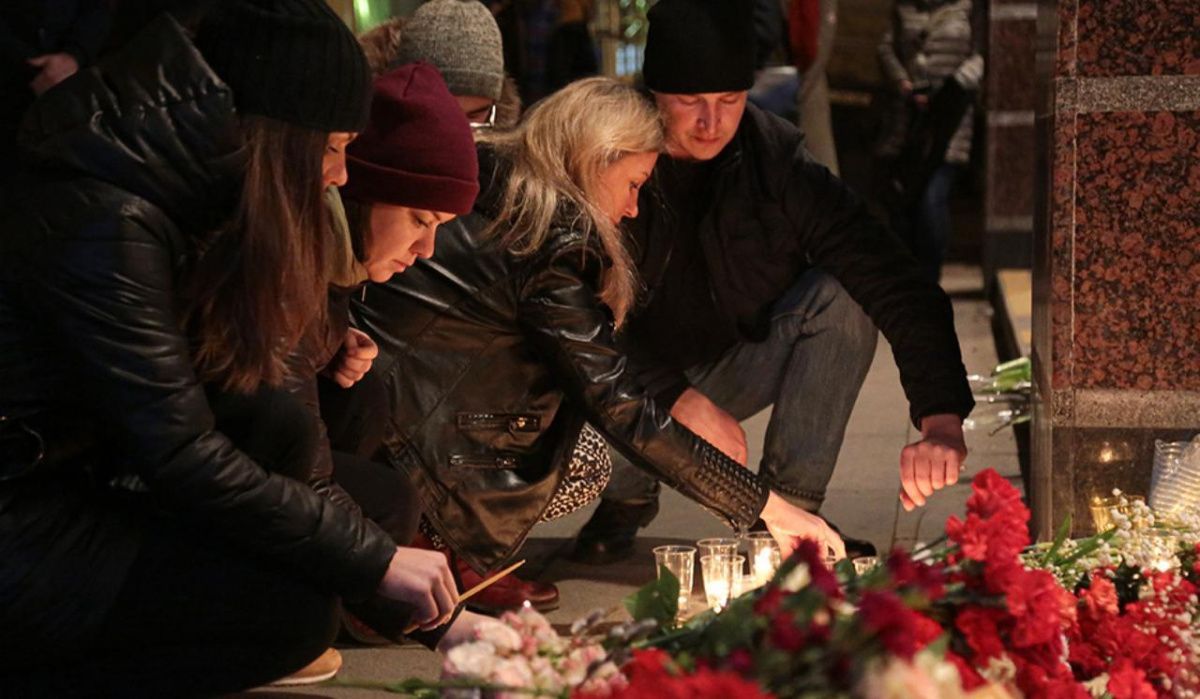 «Пять лет со дня трагедии»: В Петербурге чтят память жертв теракта в метро