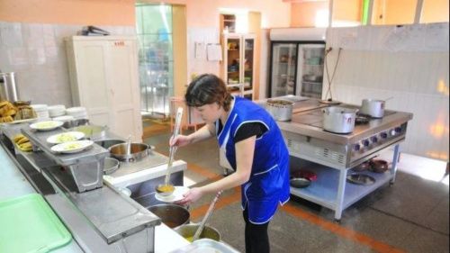 Реформа Беглова привела к банкротству городских предприятий школьного питания