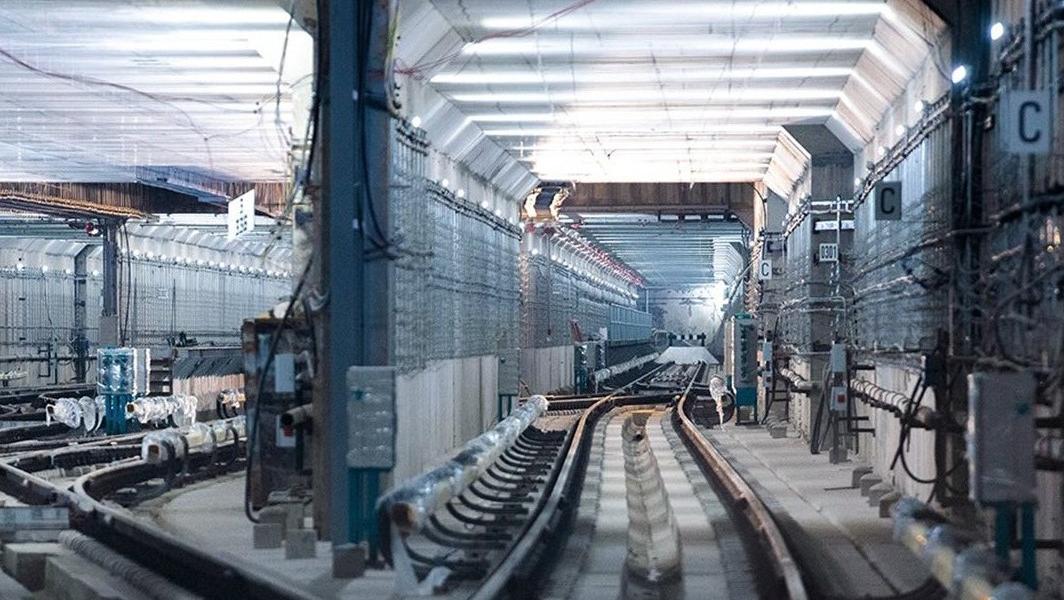 Станцию метро в Петербурге закрыли из-за бесхозного предмета