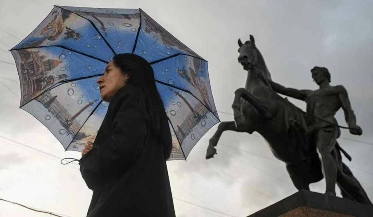 Похолодание с мокрым снегом ожидается в Петербурге