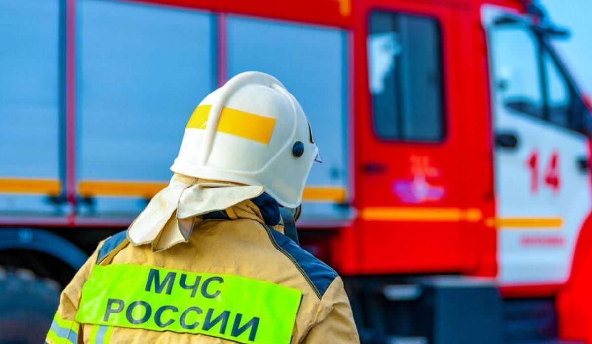 В Петербурге при пожаре в квартире пострадали трое детей