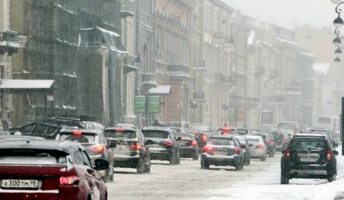 Старые проблемы в новом году: Петербург встал в пробках в первый же рабочий день года