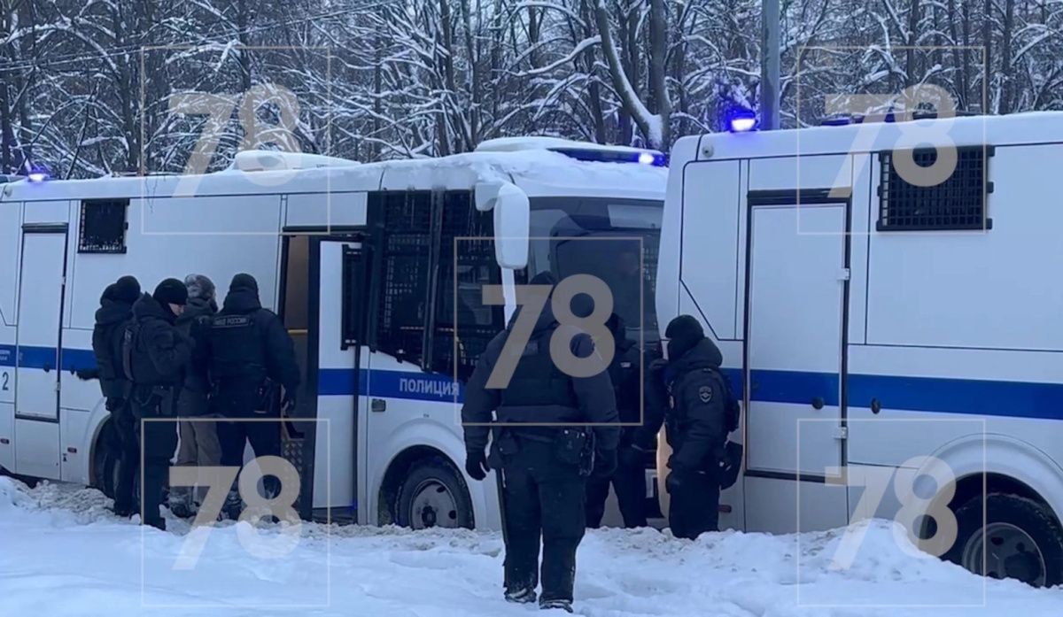 В Санкт-Петербурге задержаны 11 протестующих против сноса здания ВНИИБ