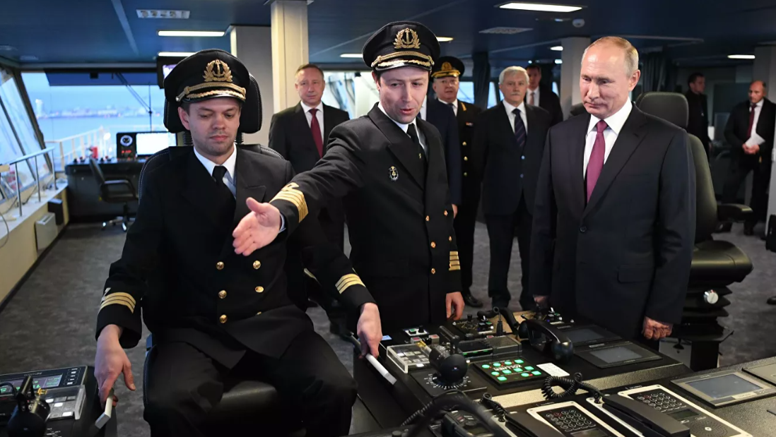 Путин посетил новый ледокол "Виктор Черномырдин"