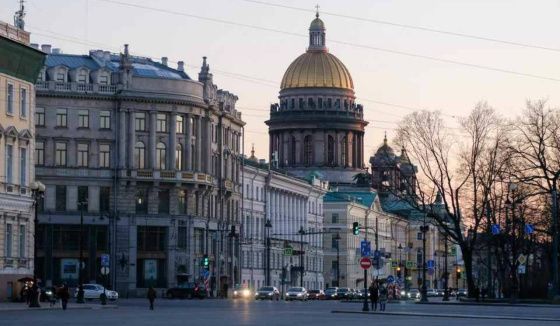 Исаакиевский собор и Спас на Крови начали работу по летнему расписанию