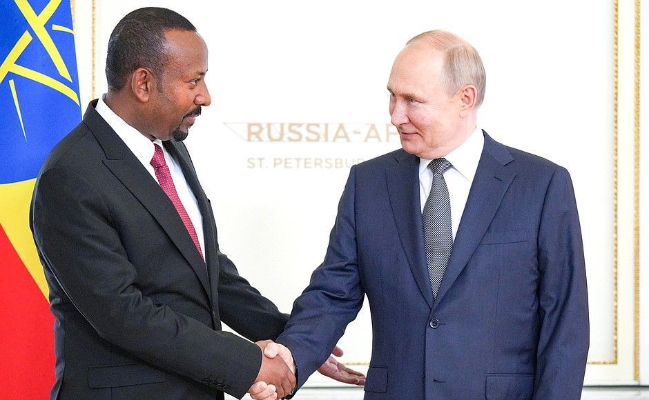 Президент России Владимир Путин встретился с премьер-министром Эфиопии Абием Ахмедом Али в Санкт-Петербурге