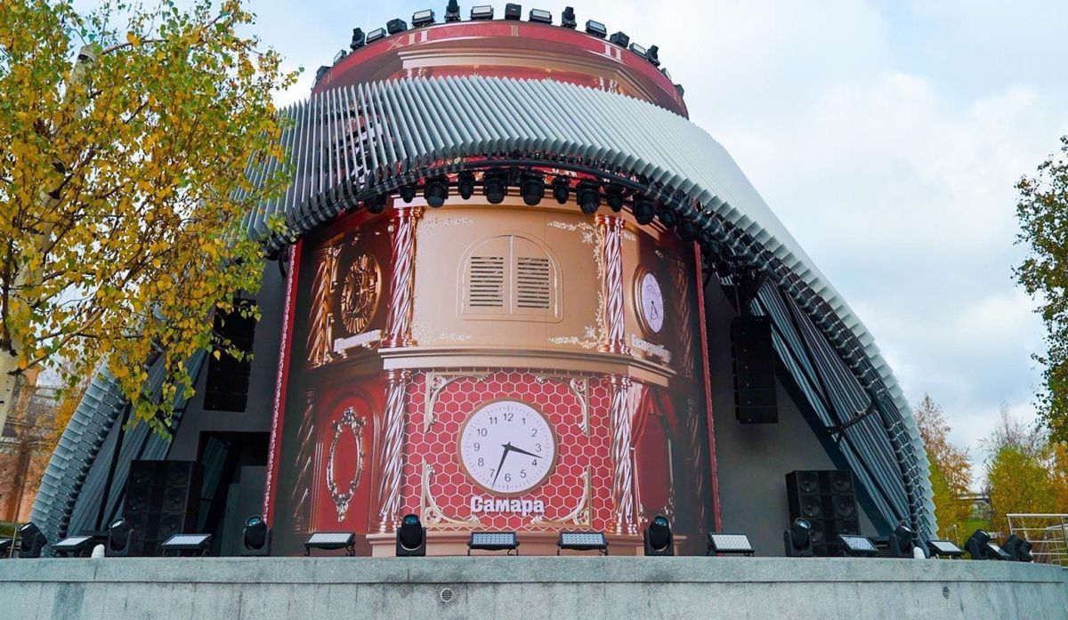 В парке &quot;Зарядье&quot; появились часы для всех часовых поясов России