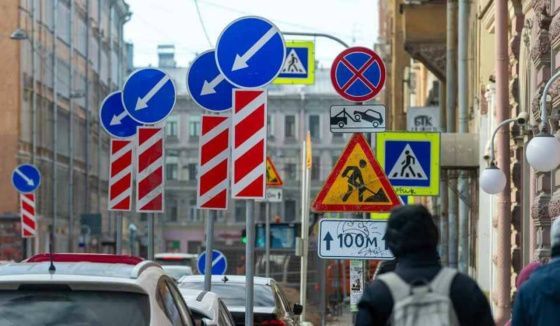 С 27 апреля на Васильевском острове введут ограничения движения транспорта