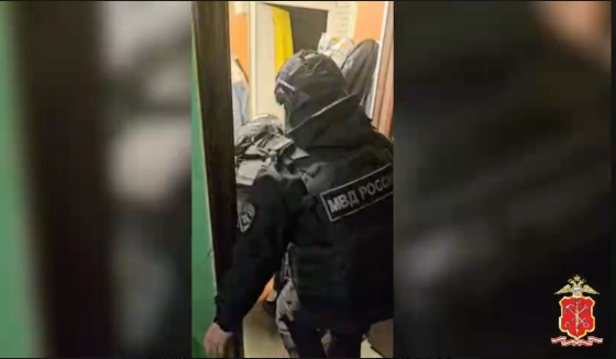 В Петербурге задержали организатора фиктивных браков и его подопечных "невест"