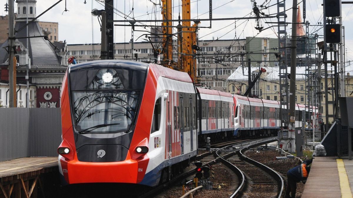 В Петербурге месячный проездной может включить транспорт на электричку