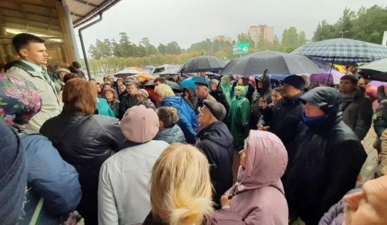 Жители Ленинградской области обратились Владимиру Путину с просьбой прекратить возведение глиноземного завода