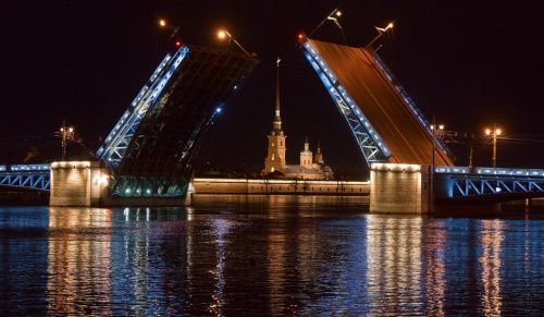 Петербург при Беглове стал вторым самым дорогим городом РФ по версии Economist