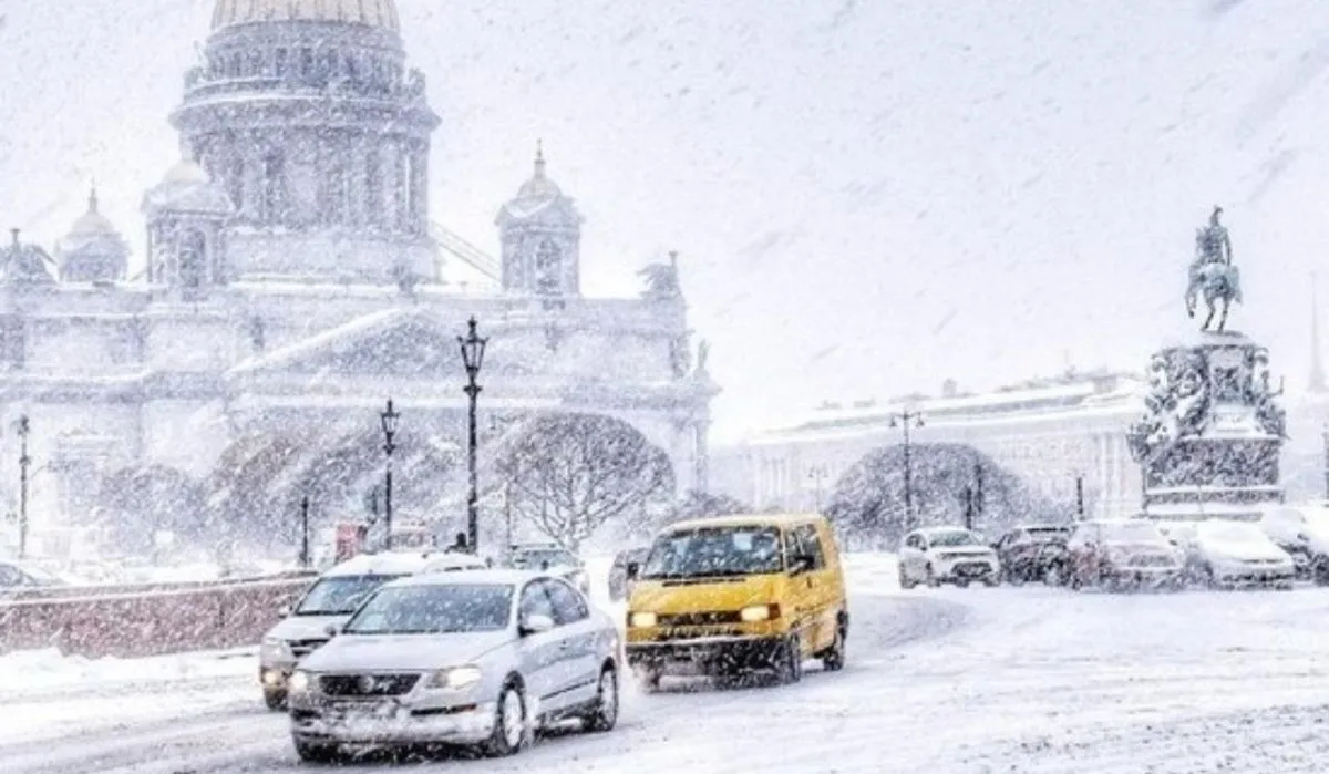 СМИ: Зимой Петербург будут убирать те же компании, что и прошлой