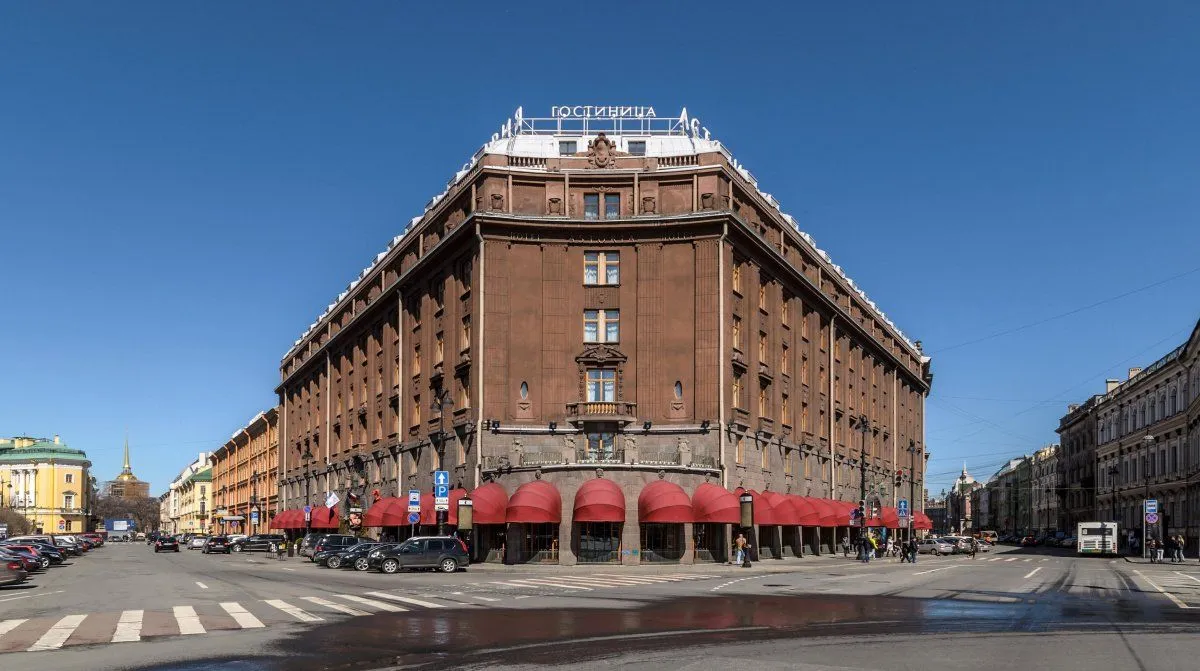 В Петербурге отреставрируют фасад гостиницы "Астория"