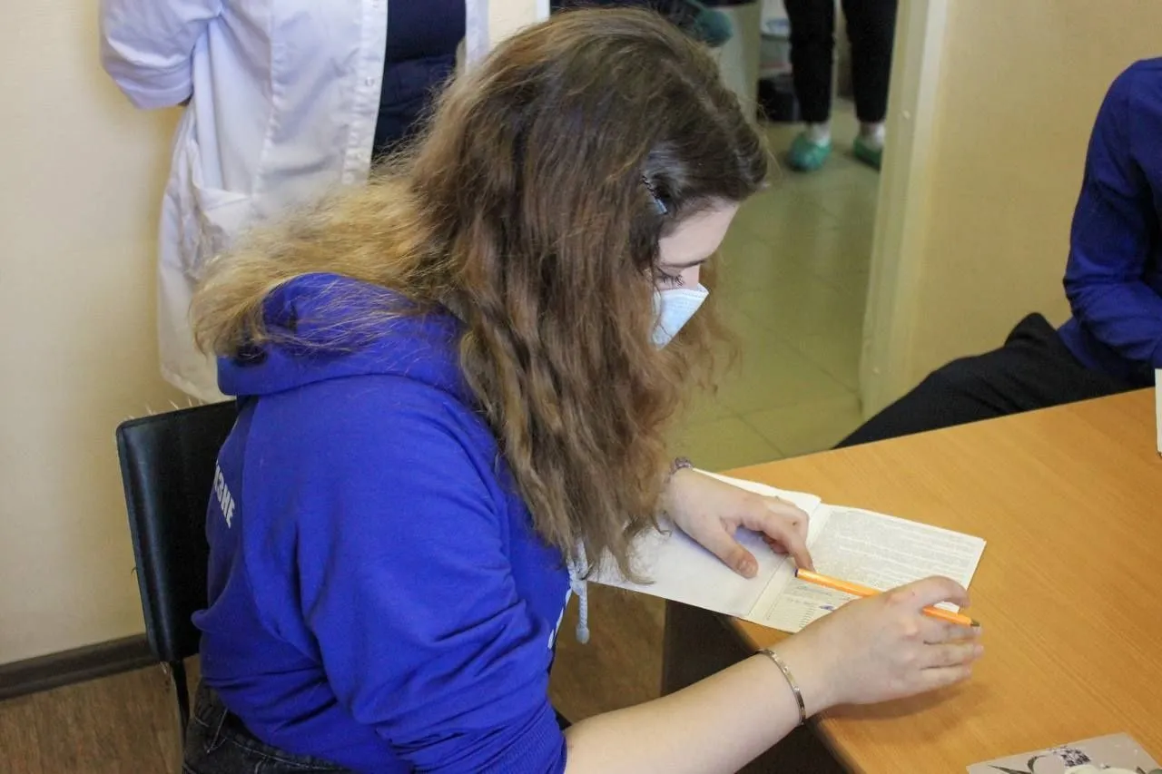 Активисты «Молодой Гвардии» Петербурга приняли участие в акции по донации крови