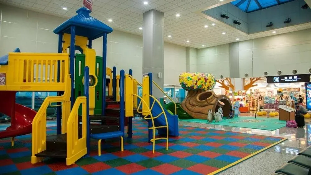 Власти Петербурга рассматривают вопрос о снятии ограничений с детских центров развлечений