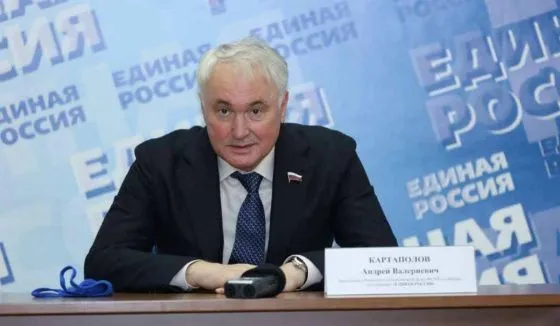 Депутат Картаполов объяснил, почему украинские БПЛА "зачастили" в Петербург 
