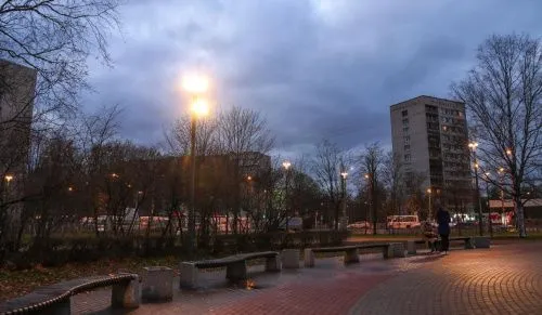 В Санкт-Петербурге рядом с метро «Проспект Ветеранов» установят несколько сотен новых светильников