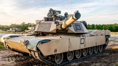 В 400 км от Петербурга заметили танки НАТО