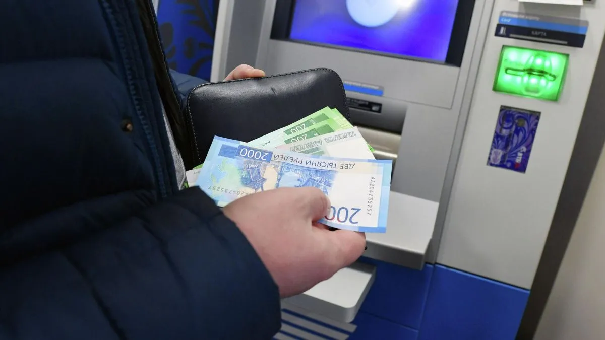 В Петербурге увеличится минимальная зарплата