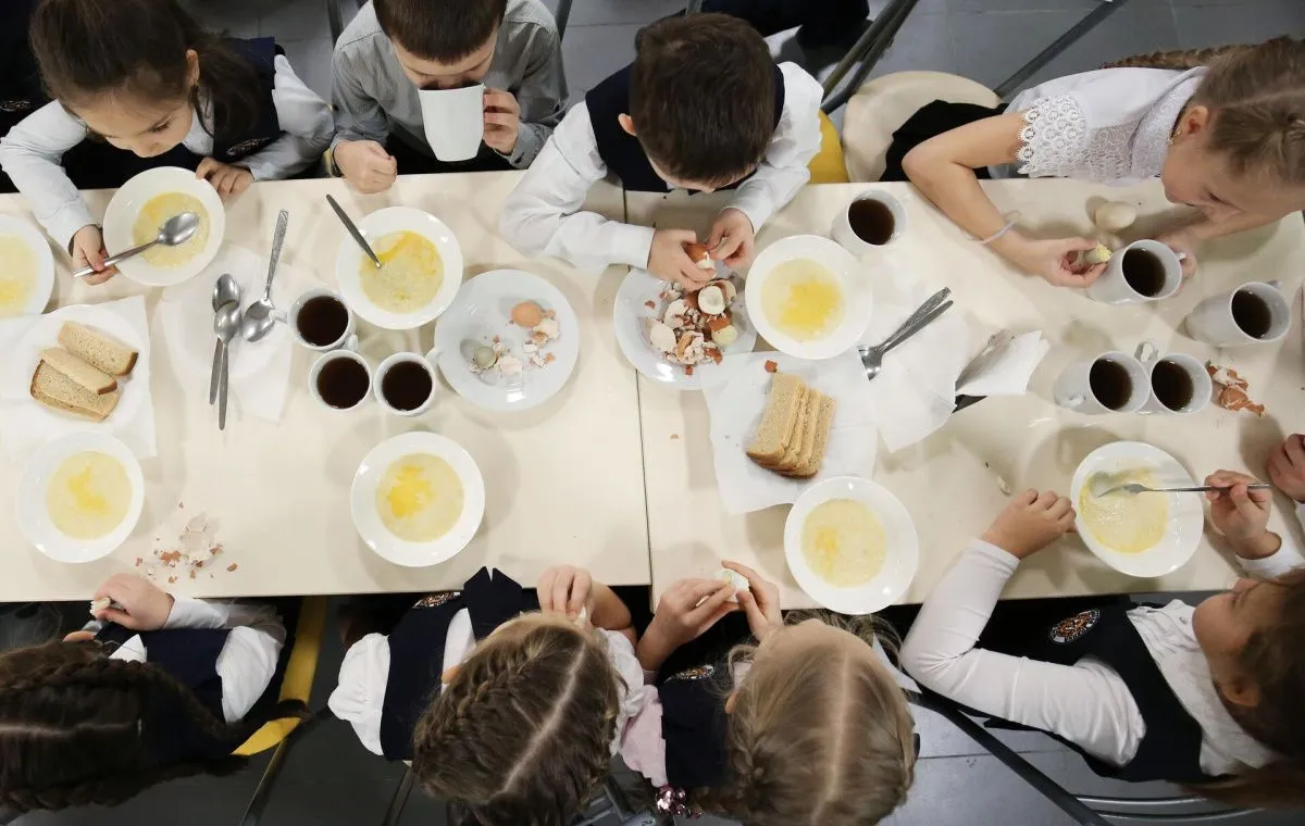 Пригожин о школьном питании в Петербурге: бюджет должен расти не только в фантазиях, но и в реальности