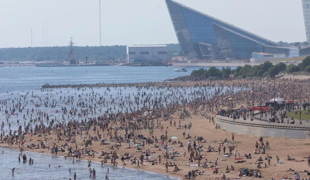 Роспотребнадзор Петербурга разрешил купаться только в одном городском водоёме