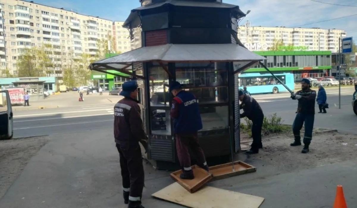 В семи районах Санкт-Петербурга ликвидировали незаконные торговые точки