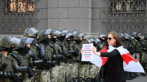 Силовики стянули спецтехнику к резиденции Лукашенко в Минске