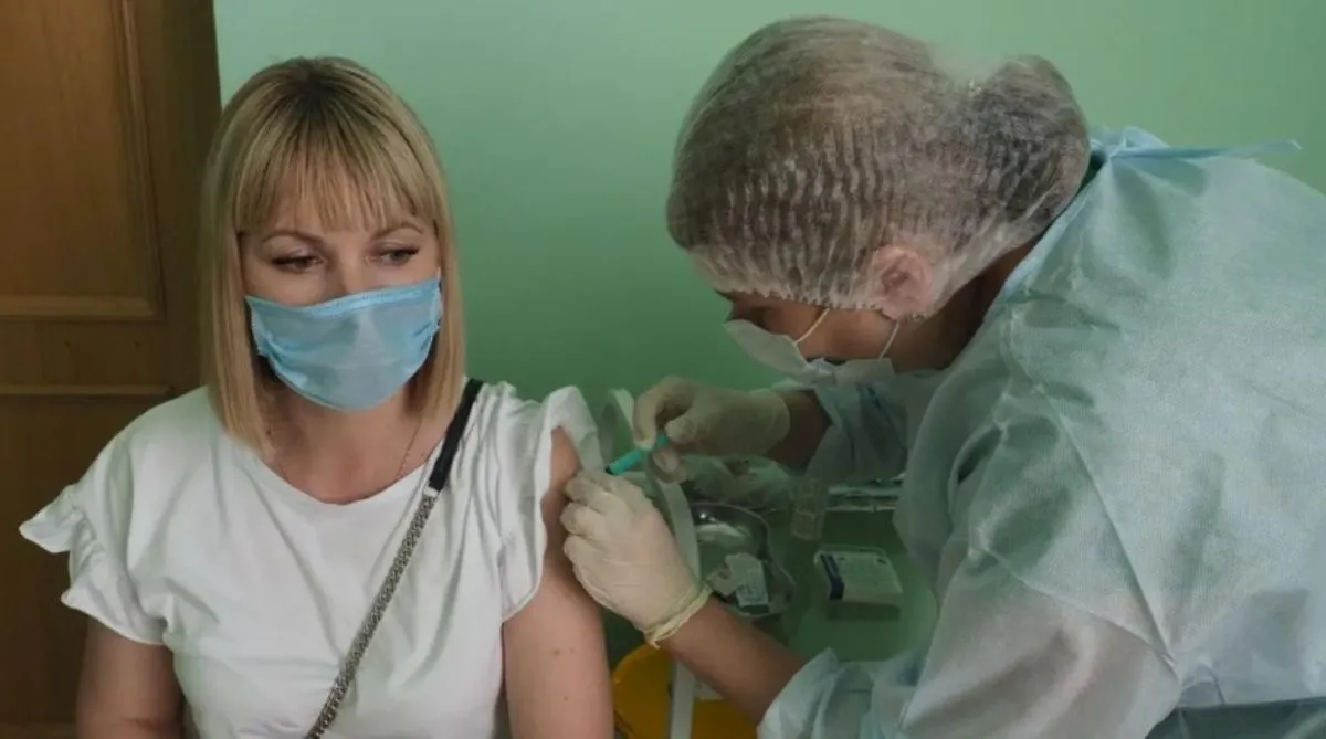 Петербуржцев попросили обновить прививки