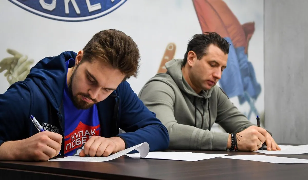 Питерский СКА подписал новый контракт с вратарём