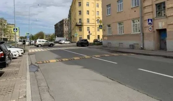 "Лежачие полицейские" появятся еще на 27 перекрёстках Петербурга