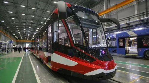 Первый в России алюминиевый трамвай собрали в городе на Неве